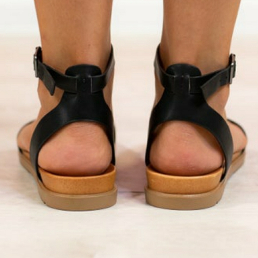 Pierre Dumas Black Ankle Strap Sandals Size 11 NWT - Picture 2 of 9
